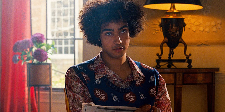 Farleigh looking bored in Saltburn