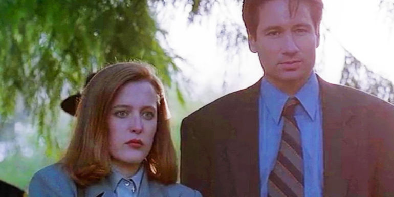 Gillian Anderson's Scully and David Duchovny's Mulder looking shocked in the X-Files pilot