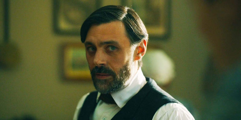 Liam Garrigan as Fletcher in Belgravia The Next Chapter episode 3-1