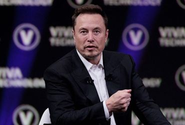 Neuralink's Revolutionary Breakthrough: Implanting a Chip in the Human Brain