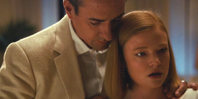 Tom holds Shiv in Succession