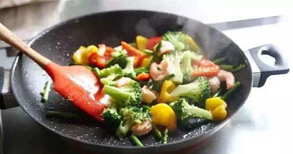 Cách nấu ăn thông minh giúp giảm chất béo xấu