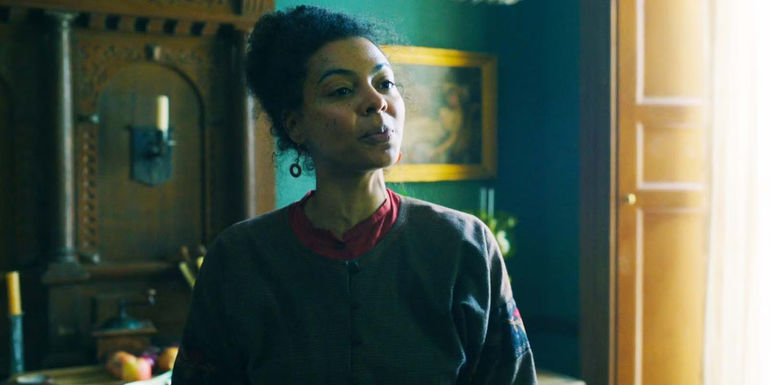 Nenda Neururer as Annie Harper in Belgravia The Next Chapter episode 3