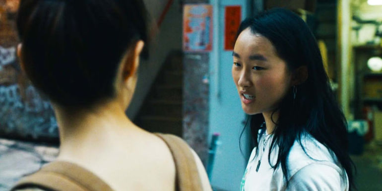 Bonde Sham as Charly and Ji-young Yoo as Mercy in Expats episode 3