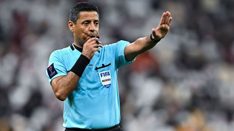 Controversy Over Referee's Red Card at Asian Cup Match