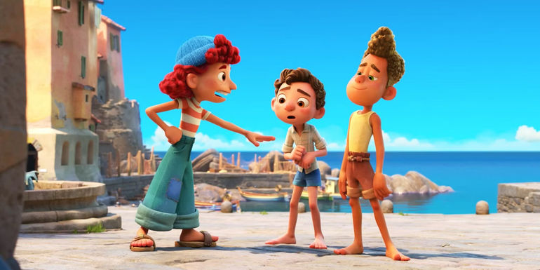 Giulia talks to Luca and Alberto in Luca