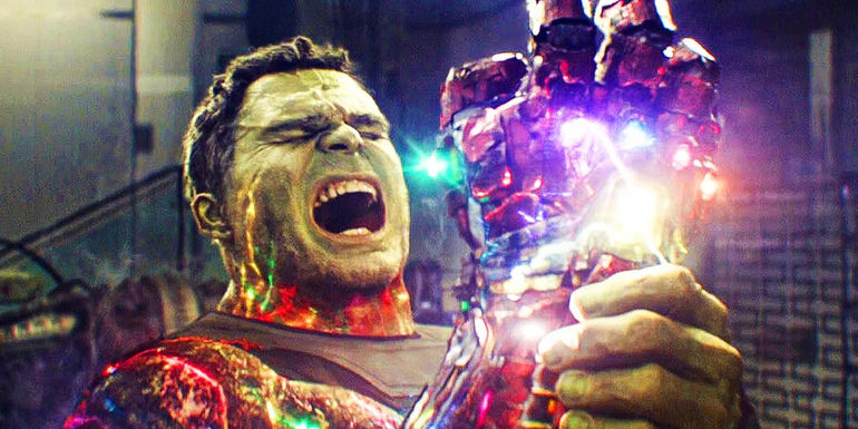 Infinity Gauntlet being used by Smart Hulk in Avengers Endgame
