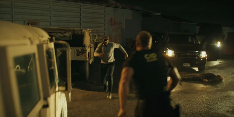 Reacher runs at an enemy