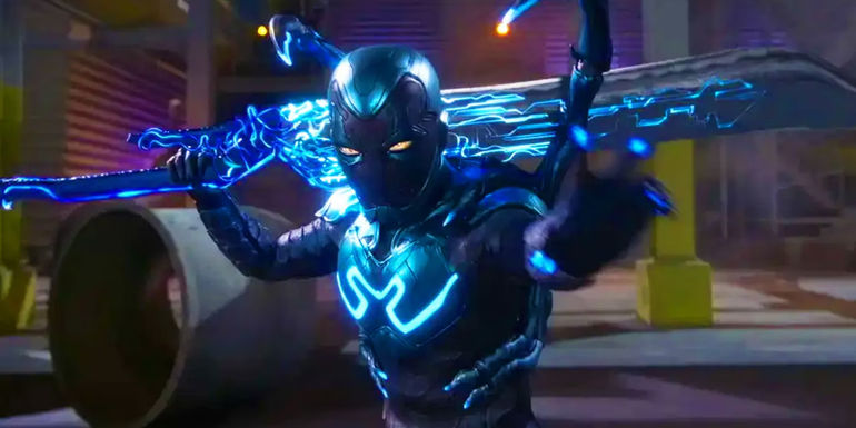 Blue Beetle with his sword in the DCEU's Blue Beetle