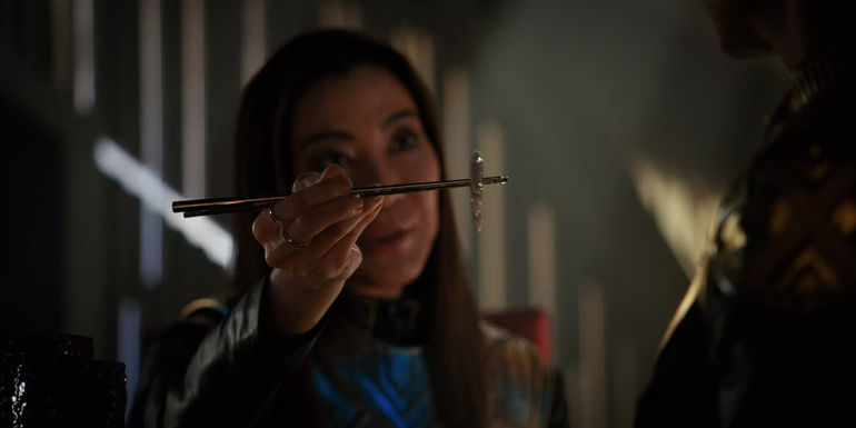 Emperor Georgiou offers Michael Kelpien threat ganglia yum-1