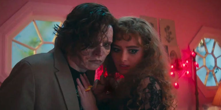 Kathryn Newton as Lisa Swallows and Cole Sprouse in Lisa Frankenstein.