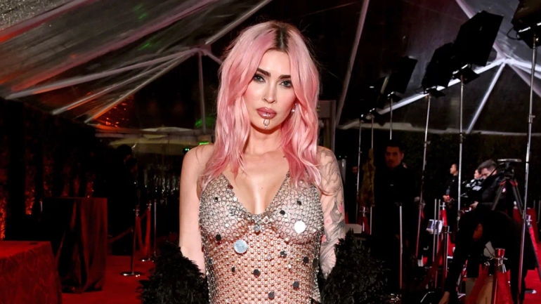 The Spectacular Style Statement of Megan Fox at the 2024 Grammys Viewing Party