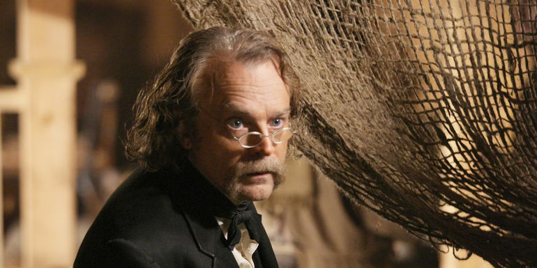 Do Cochran looking worried in Deadwood