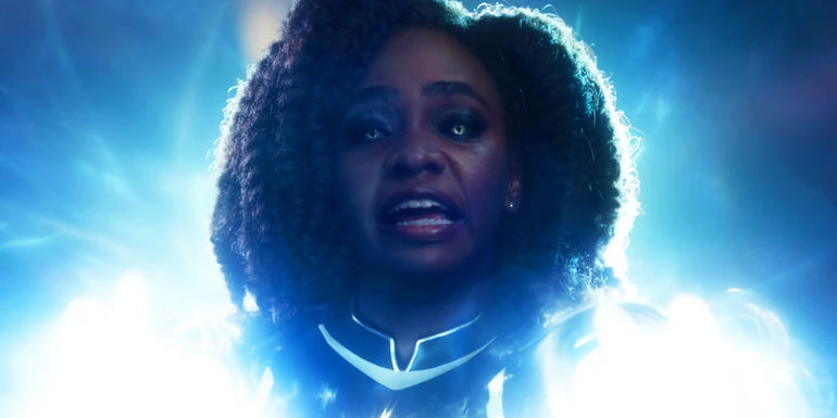 Monica Rambeau sealing the gap in the universe in The Marvels