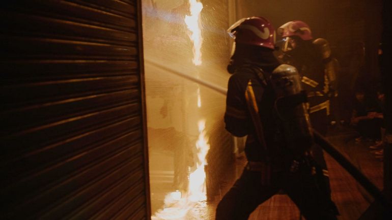 Vượt lên phía tia lửa - Sự hấp dẫn từ series phim gốc Đi về phía lửa của K+