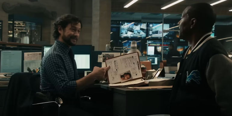 Joseph Gordon-Levitt as Detective Bobby Abbott and Eddie Murphy as Axel Foley in Beverly Hills Cop Axel F.