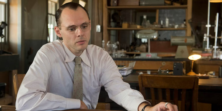 Klaus Fuchs having a drink in Oppenheimer