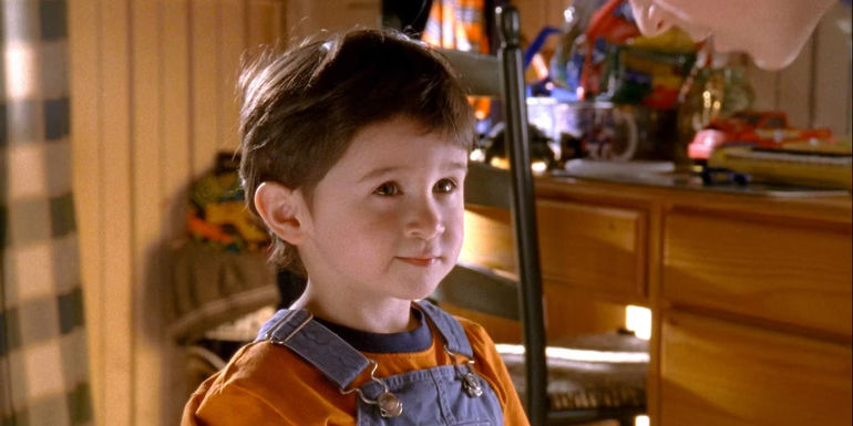 Baby Jamie in the boys' bedroom in Malcolm in the Middle