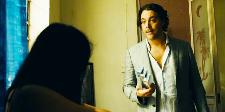 Ji-young Yoo as Mercy and Jack Huston as David Starr in Expats episode 4