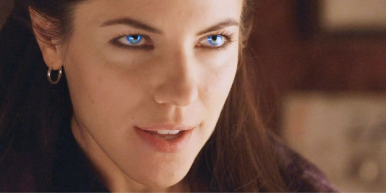 Bo's (Anna Silk) eyes glow in Lost Girl