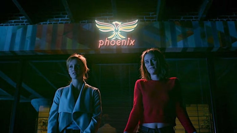 MacKenzie Davis and Kerry Bishé in Halt and Catch Fire