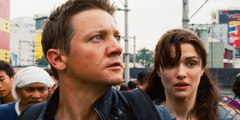 Jeremy Renner as Aaron Cross and Rachel Weisz as Dr Marta Shearing in The Bourne Legacy