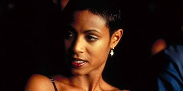 Maureen (Jada Pinkett Smith) looking unsure in Scream 2.