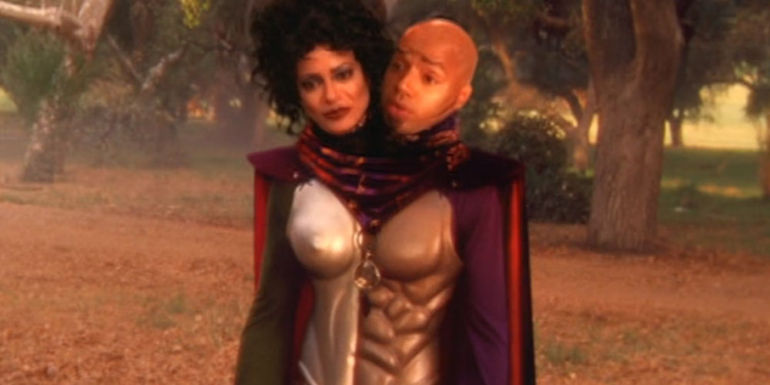 Judy Reyes and Donald Faison as a two-headed being in Scrubs