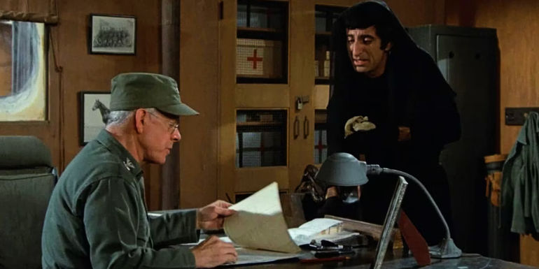 Harry Morgan's Potter and Jamie Farr's Klinger in MASH season 4
