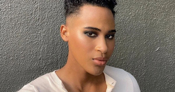 Alexie Mae Brooks - Nữ Hoàng Sức Mạnh và Phong Cách