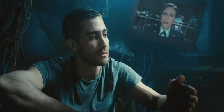 Jake Gyllenhaal preparing to go back in time in Source Code.