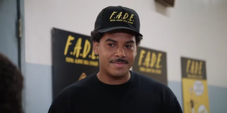 Tariq (Zack Fox) talks to Janine in Abbott Elementary.