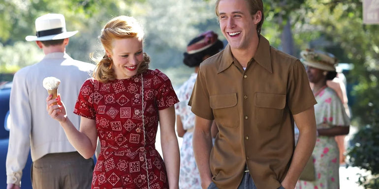 Allie (Rachel McAdams) holding ice cream walking with Noah (Ryan Gosling) in The Notebook
