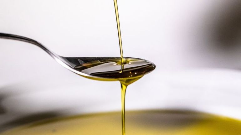 Unveiling the Secrets of Extra Virgin Olive Oil: A Comprehensive Guide to Ensuring Health and Quality