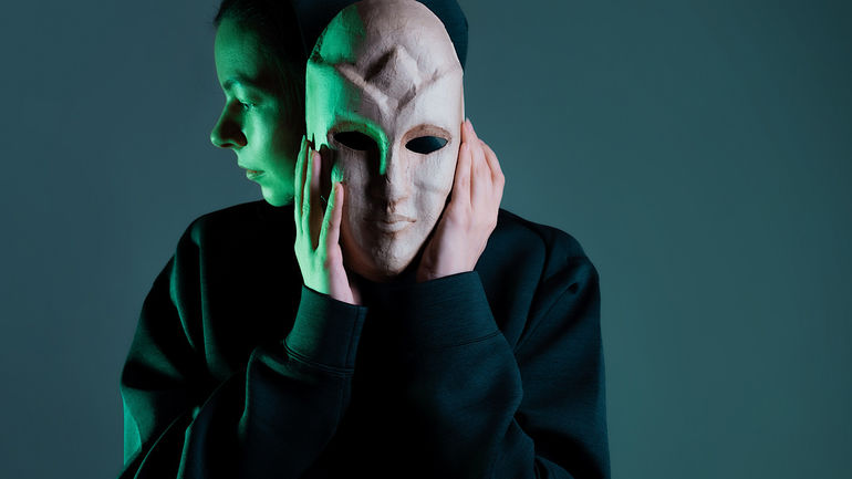 Google Cấm Giả Mạo và Liên Kết Sai Lệch trong Quảng Cáo