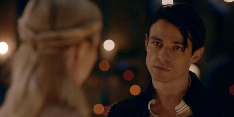 Sebastian (Thomas Doherty) looking at Lizzie (Jenny Boyd) in Legacies.