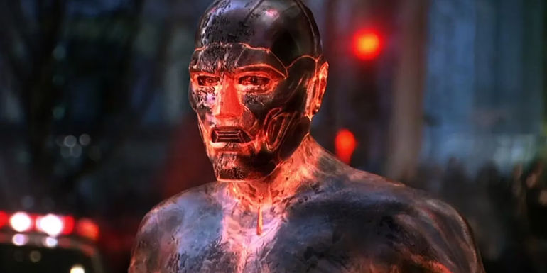 Julian McMahon's Doctor Doom stands in the street while superheated in Fantastic Four