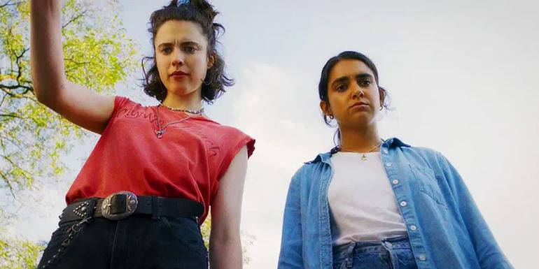 Margaret Qualley and Geraldine Viswanathan in Drive Away Dolls trailer