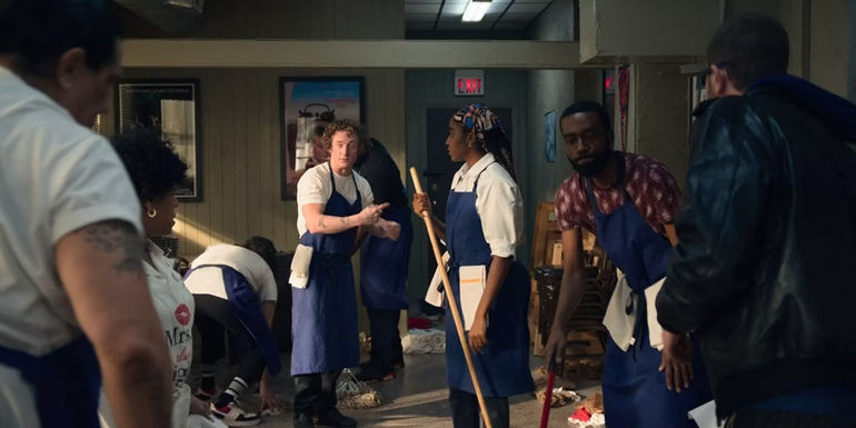 The Beef staff mopping in The Bear