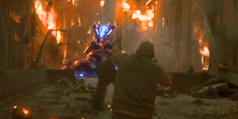 Marvin Jones III as Louis-036 takes on a Wraith in Halo season 2, episode 4