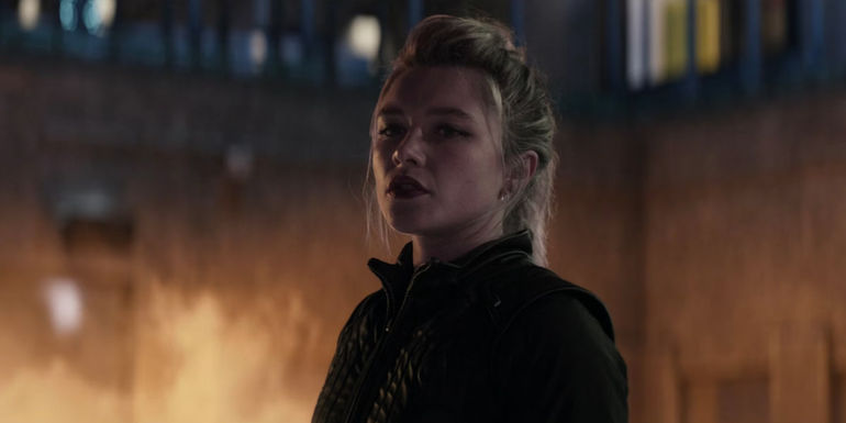 Yelena stands and looks down in Hawkeye (2021)