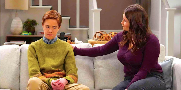 Ames McNamara's Mark and Emma Kenney's Harris in The Conners season 5