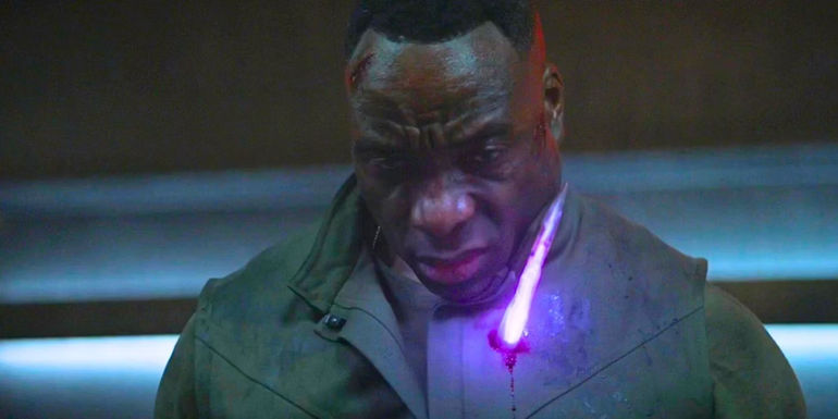 Vannak (Bentley Kalu) gets stuck by a needler in Halo season 2, episode 4