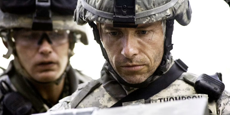 Staff Sergeant Matthew Thompson (Guy Pearce) in The Hurt Locker opening scene discovering explosive device - Box Office: $49,876,984 - The Hurt Locker (2008)