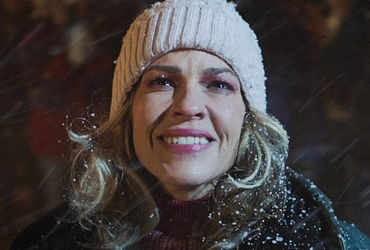 Exploring Ordinary Angels: A Cinematic Journey Through Emotions and Chaos