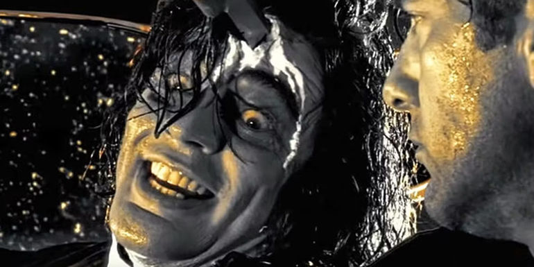 Jackie Boy's corpse talking to Clive Owen in Sin City Big Fat Kill