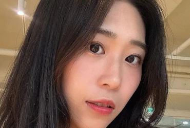 Vẻ Đẹp Tóc Không Tuổi: 5 Bí Quyết Chăm Sóc Tóc Hiệu Quả Cho Phụ Nữ Trên 30