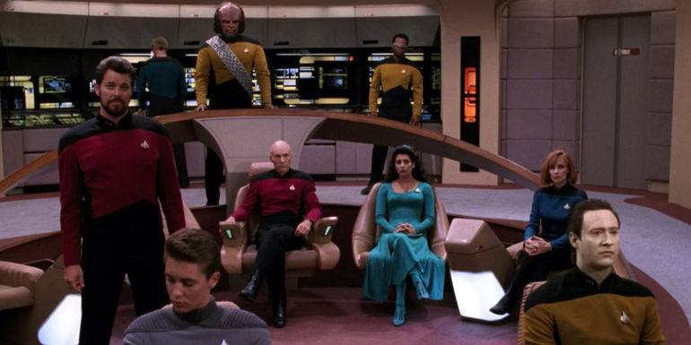 Star Trek TNG Enterprise bridge crew - Captain Picard and his crew represented the best of humanity. - Gene Roddenberry's Vision Was Star Trek: TNG's Hopeful Future