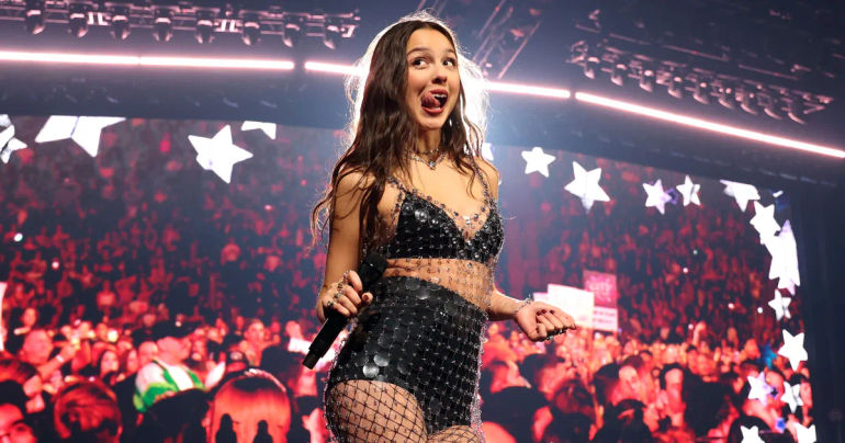 Olivia Rodrigo's Dazzling Fashion Journey: A Spectacular Tour of Style