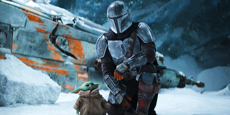 Grogu và Din Djarin quỳ trước Razor Crest bị rơi trong The Mandalorian mùa 2, tập 2 - Ý Nghĩa của Quá Trình Quay Phim Đối với The Mandalorian & Grogu